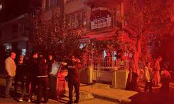 Mersin'de 3 katlı binanın zemini çökmesi: 40 kişi tahliye edildi