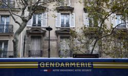 Paris sokaklarına gösteri öncesi polis ve jandarma konuşlandırıldı