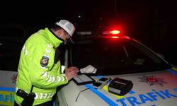 Polisin 'Dur' ihtarına uymadı, kaçarken bir motorsiklete çarptı, yakalandığında 0,83 promil alkollü çıktı, 265 bin lira ceza yedi