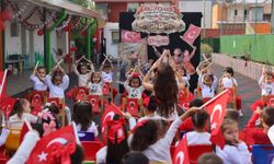 Toroslar’da miniklerin Cumhuriyet coşkusu