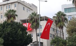 Mersin’de Cumhuriyet Bayramı coşkusu başladı: Sokaklar ve caddeler Türk bayraklarıyla donatıldı