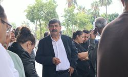Gözaltılar sonrası Toroslar Belediye Başkanı Abdurrahman Yıldız, Büyükşehir binasına geldi