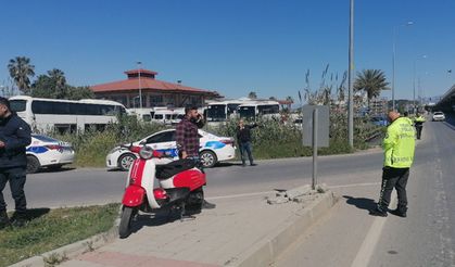 Başındaki kask sayesinde kazayı hafif atlattı