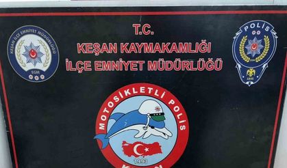 Keşan’da otomobilde yapılan kontrolde ruhsatsız tabanca ele geçirildi