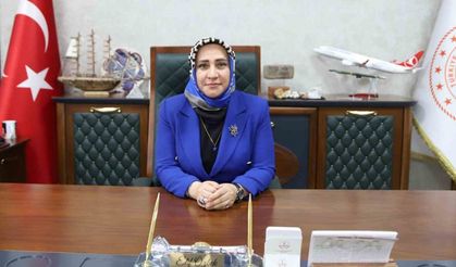 Niğde İl Milli Eğitim Müdürü çiçek yerine kitap istedi