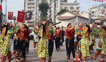 Mersin’de 23 Nisan coşkusu resmi törenle başladı