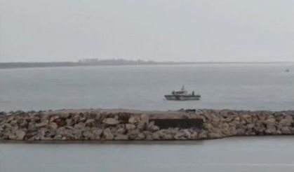 Aracıyla denize düşen sürücüyü Sahil Güvenlik kurtardı