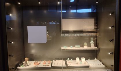 Aççana Höyük’te bulunan cam vazolar ilgi çekiyor