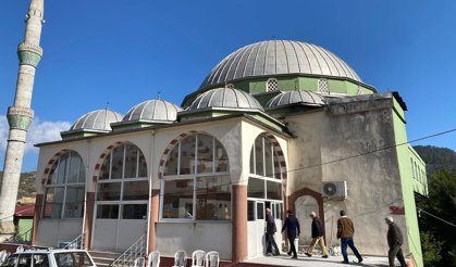 Bozyazı'da yangında zarar gören camide çalışmalar devam ediyor