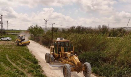 Tarsus'ta yağıştan zarar gören yollar yeniden düzenlendi