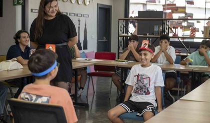 İngilizceyi oyunlarla öğreniyorlar: 'Hello Mersin' yaz programı sürüyor