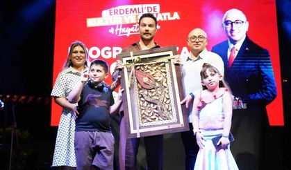 Erdemli Belediyesi Erdemlilileri Sinan Akçıl'la buluşturdu