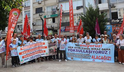 Emekliler, Mersin’de sokağa indi: “Emekli aylığı kiraya bile yetmiyor”