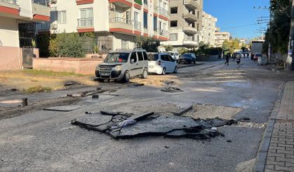 Mersin'de selin izleri gün ağarınca ortaya çıktı: Araçlar sürüklendi, yollar çöktü