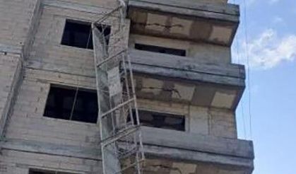 Mersin'de inşaat iskelesinden düşen işçi hayatını kaybetti