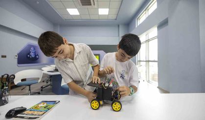 Mersinli öğrenciler robotik kodlama yarışmalarında derece elde etti