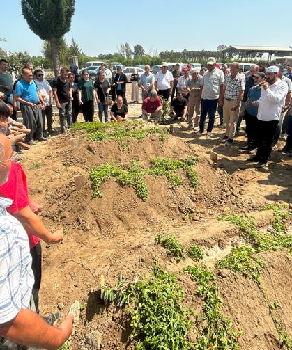 Baba ve kızları yan yana defnedildi