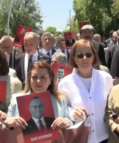 CHP milletvekilleri Adalet Bakanlığı önüne yürüdü