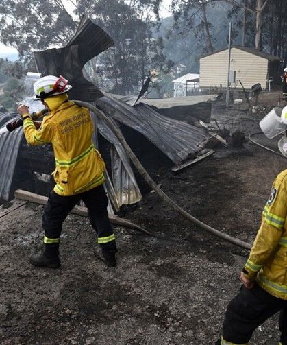 Avustralya’da orman yangınları: 16 ev küle döndü