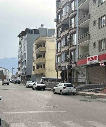 Hatay’da kuvvetli fırtına etkisini hissettirdi