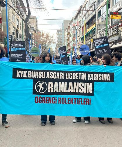 Ankara’da yüzlerce genç burs talebiyle Meclis’e yürüdü