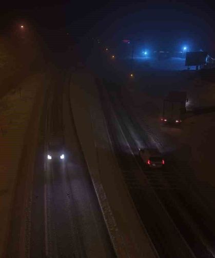 Bolu Dağı'nda yoğun kar yağışı: Karla mücadele sürüyor