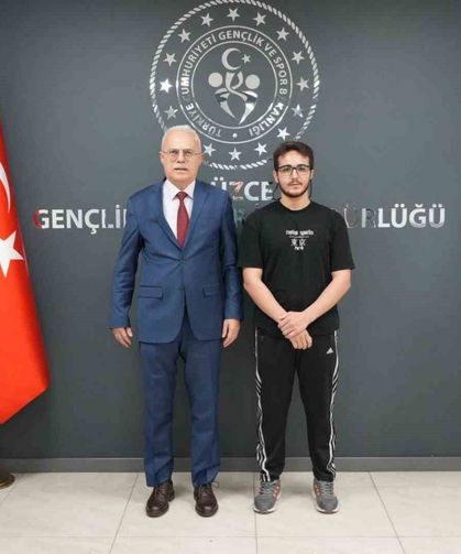 Türkiye Şampiyonu sporcuya tebrik