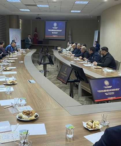 Aksaray'da 22 belediyenin zabıta ekiplerine ölçü ve ayar eğitimi