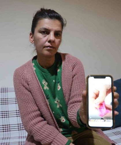 Çocukların hevesle oynadığı oyun hamurundan cam parçacıkları çıktı