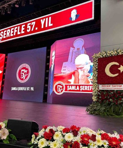 Cumhurbaşkanı Erdoğan'dan Bahçeli'ye 57 gülün yer aldığı tebrik çiçeği
