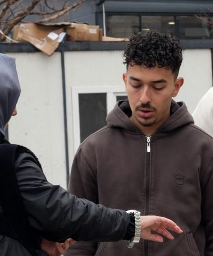 Depremin merkezinde 04.17'ye ayarlanan saatler acıyı yeniden hatırlattı