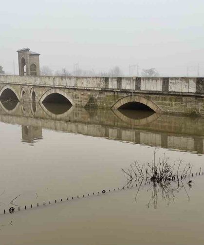 Edirne'de nehir taşkınları sürüyor