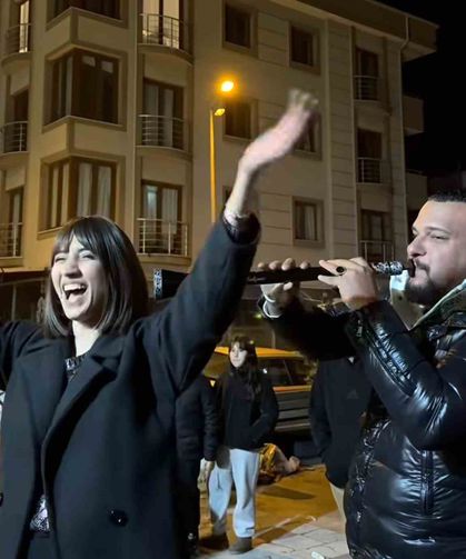 Kanseri yendi, davul-zurna ile kutladı