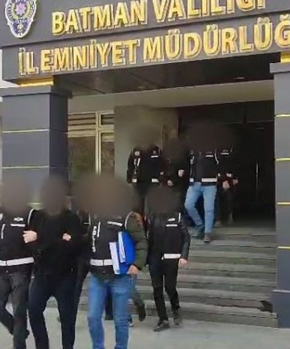 Kendini MİT görevlisi olarak tanıtan dolandırıcılardan 1,5 milyon TL'lik vurgun
