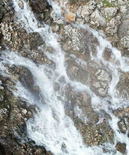 Kurumak üzere olan su kaynağı çağlayana dönüştü