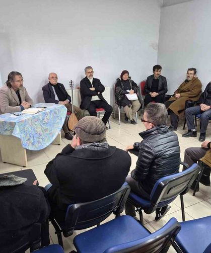 Şairler, kaybolmaya yüz tutan şiiri yaşatmanın mücadelesini veriyor