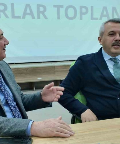 Uzun süredir küs olan belediye başkanı ve muhtarı vali barıştırdı