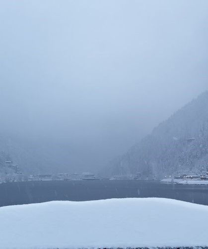 Uzungöl beyaza büründü: Kar kalınlığı 1 metreyi aştı