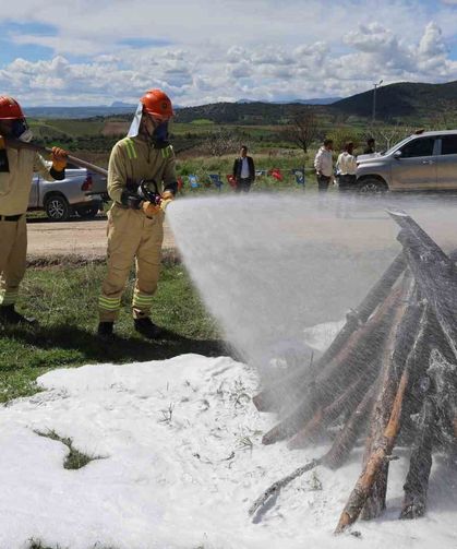 Ateş savaşçılarının TOY'u nefes kesti