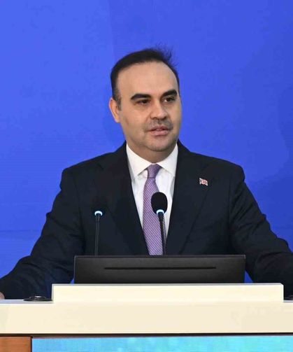 Bakan Kacır: ''Otomotiv ihracatımız 41,5 milyar dolarla rekor tazeledi''