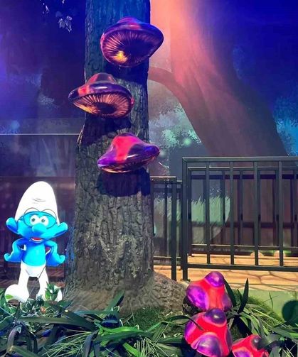 Belçika'dan getirilen dekorlarla hazırlanan 'Şirinler Köyü' İstanbul'da