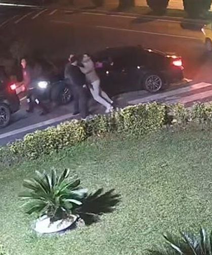 Beylikdüzü'nde yol verme tartışmasında silah çekti; o anlar kamerada