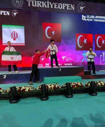 Bursalı sporcu Uğur Tuzlu, Turkish Open Taekwondo Turnuvası'nda şampiyon oldu