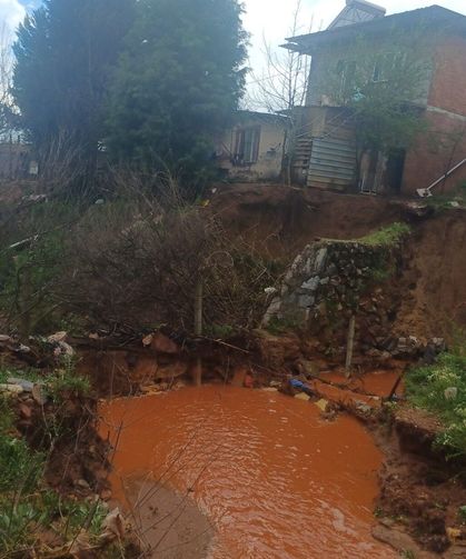 Çakırlar Çayı taştı, yıkılma riski olan ev tahliye edildi