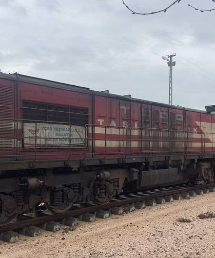 Ceylanpınar'a 15 yıl aradan sonra tren geldi