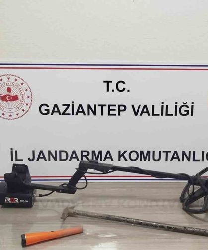 Define bulmak için kaçak kazı yapan 2 şahıs suçüstü yakalandı