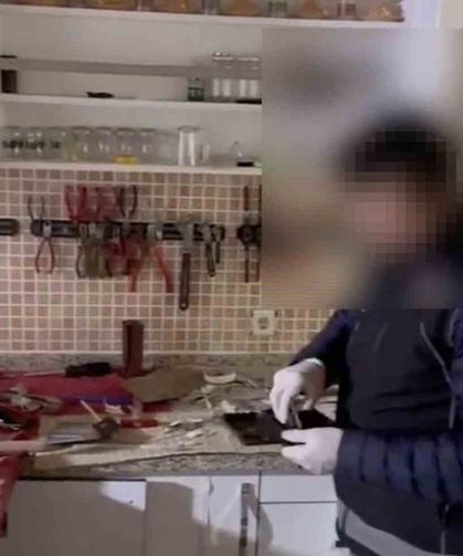 Ev, DEAŞ bağlantılı silah imalathanesi çıktı: Kokain ve yüzlerce silah parçası yakalandı
