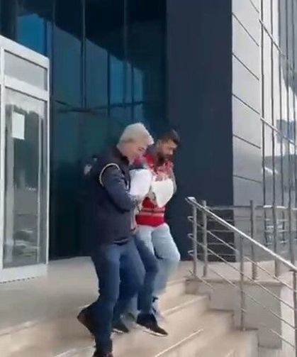 FETÖ yalanıyla dolandırıcılık: Sahte polis altın dolu çantayla kaçarken yakalandı