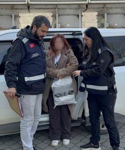 Kıskançlık yüzünden komşusunu yüzünden bıçaklayan kadına adli kontrol