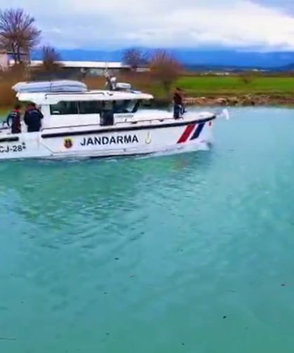 Manavgat'ta jandarmadan deniz ve ırmakta bayram mesaisi